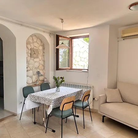 Apartment Porthos Hvar Town